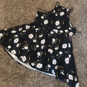 Forever 21 Dresses - *forever 21+* 🌼🌼stretch daisy dress 🌼🌼 Forever 21 Dresses - *forever 21+* 🌼🌼stretch daisy dress 🌼🌼